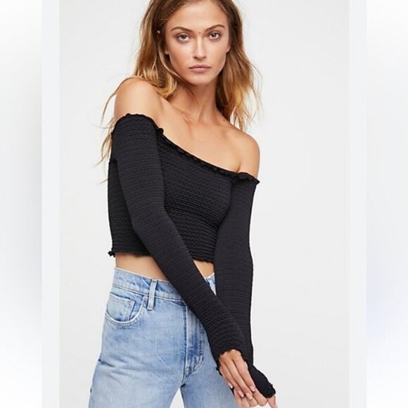 Urban Outfitters Kimchi Blue Off The Shoulder Smocked Black Long Sleeve Top - Picture 1 of 7